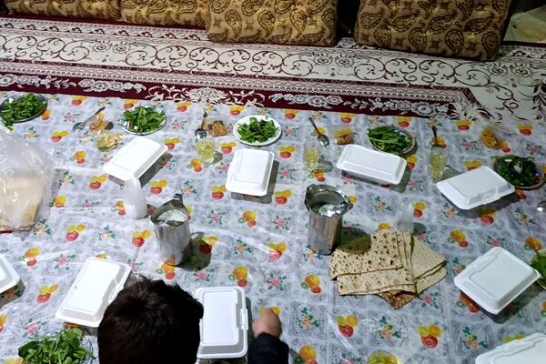 برگزاری سفره اطعام به‌مناسبت ایام شهادت امام علی(ع) در مسجد امام حسین(ع) سفیددشت