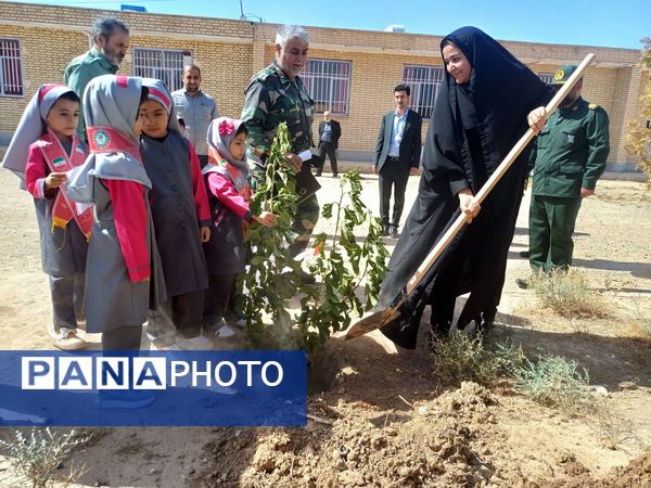 نهال‌های مهر در خاک دبستان ام‌السلمه جاجرم