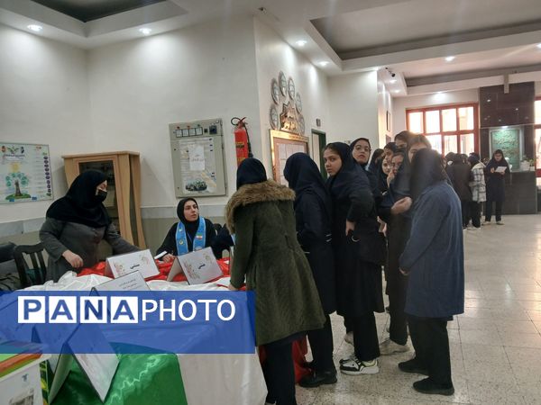 انتخابات شورای دانش اموزی در دبیرستان مهشید مصلی نژاد