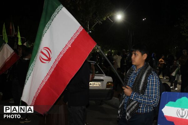 گام‌هایی که خیابان را روشن کردند