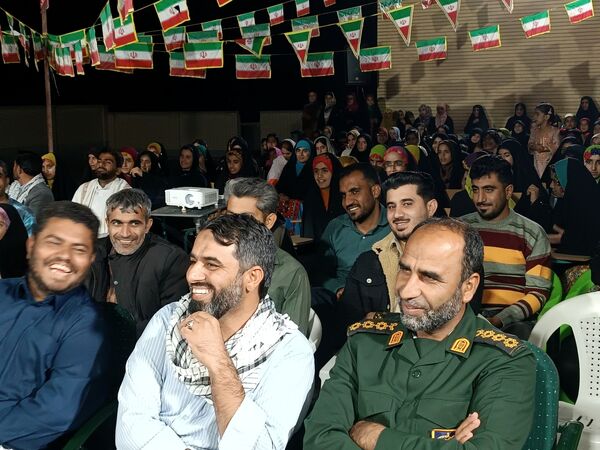 برگزاری جشن دهه فجر در مدرسه راهیان ولایت بشاگرد