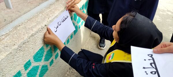 مانور زلزله در دبیرستان هاشمی نژاد