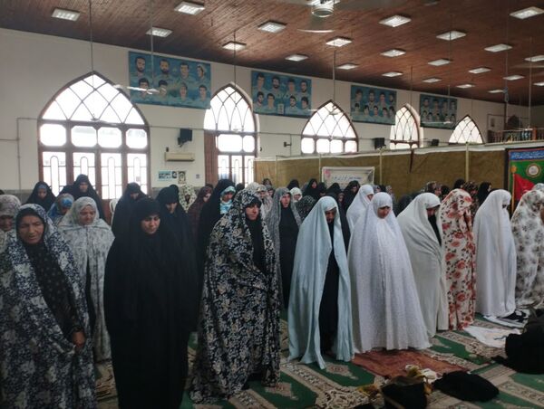 برپایی میز خدمت به‌مناسبت هفته دولت در میاندورود 