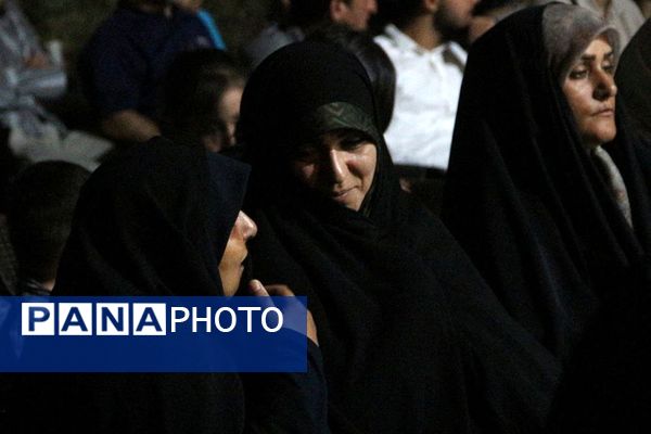 برگزاری ویژه برنامه دفاع مقدس با عنوان شبی همراه با ستارگان در ناحیه یک شهرری