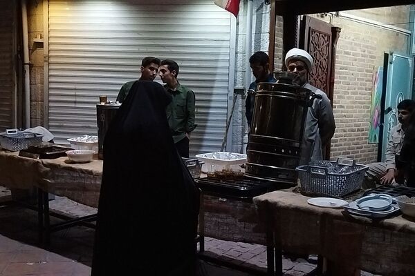 چایخانه حوزه علمیه گلشن؛ عطر چای نذری در مسیر عاشقی