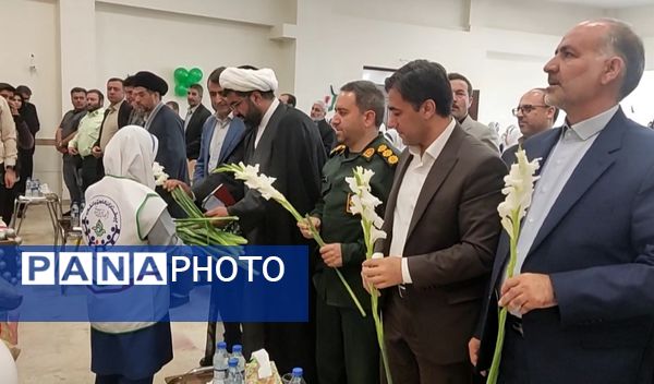 اینجا قلب‌ها می‌تپند تا عاطفه‌ای جاری شود