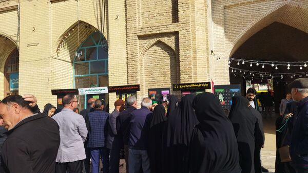گذری بر غرفه موسسه منتظران ظهور  در نماز جمعه این هفته نیشابور 
