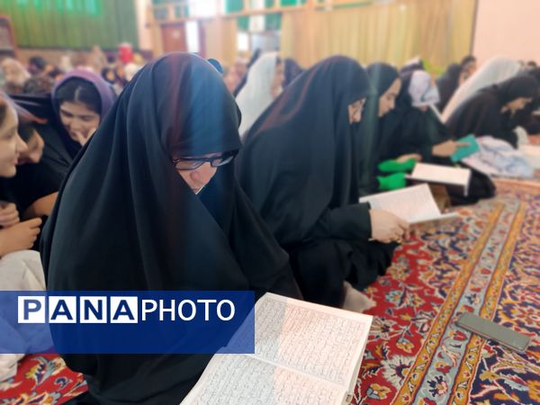 اعتکاف دانش‌آموزی در گناباد