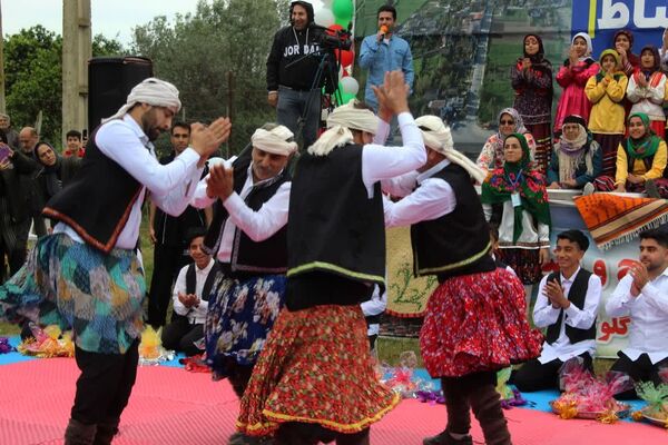 همایش پیاده‌روی خانوادگی در گلوگاه 