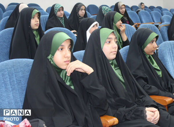 جشنواره سرود مقاومت در آشخانه با حضور گروه‌های سرود فاروج و مانه