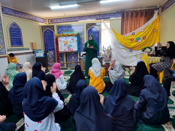 جشن میلاد بانوی صبر و شجاعت در دبیرستان شهید بهشتی