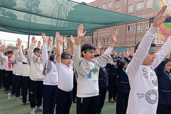 همایش یاوران انقلاب در دبستان شاهد شهید قدوسی ناحیه دو شهرری 