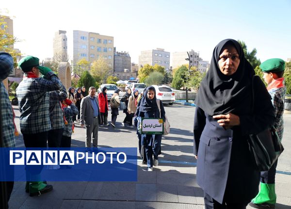 آیین تجلیل از برگزیدگان جشنواره‌های فرهنگی و هنری شمال‌غرب کشور در تبریز