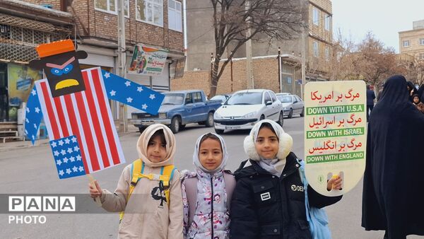 حضور حماسی فرهنگیان، دانش آموزان و مردم ولایت مدار در راهپیمایی روز جهانی قدس 