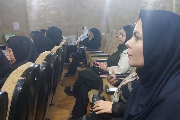 برگزاری انتخابات انجمن اولیا و مربیان در دبستان شهید مجید مجیدی ناحیه دو شهرری 