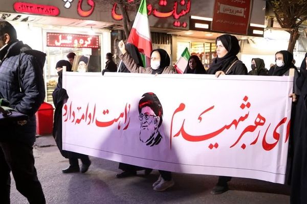 گردهمایی پرشور مردم وفادار و انقلابی چهاردانگه در دفاع از میهن و آرمان های انقلاب