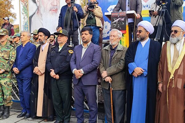 حضور پرشور اقشار مردم در راهپیمایی ۱۳ آبان سنندج