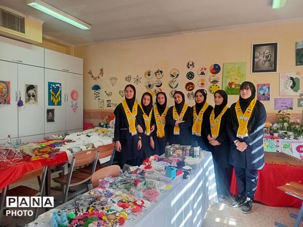 نمایشگاه کار و فناوری در دبیرستان نشاط بهارستان‌دو