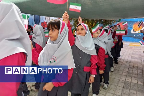 پویش پرچم همزمان با آغاز سال تحصیلی در دبستان سارا