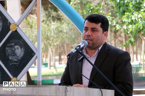 گرامی داشت مقام معلم و آئین گلباران مزار شهدای گمنام