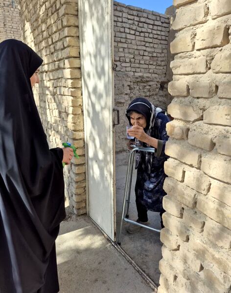 نمایش جرعه ای از ایستادگی در مسیر راهپیمایی ۱۳ آبان ماه