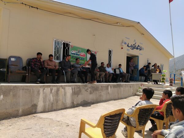 جشن هفته سلامت در روستای رفن