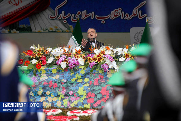 سخنرانی رئیس جمهور در جمع راهپیمایان ۲۲ بهمن