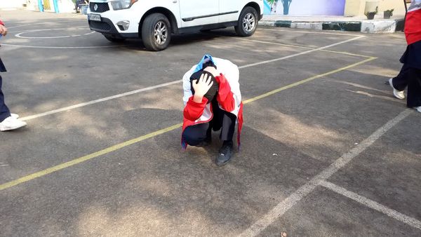 برگزاری مانور زلزله در دبیرستان سردار شهید قاسم سلیمانی 