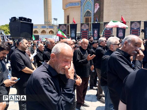 جاماندگان آذربایجان شرقی با چشمانی اشک‌بار به امید روز رجعت با رهبر شهید
