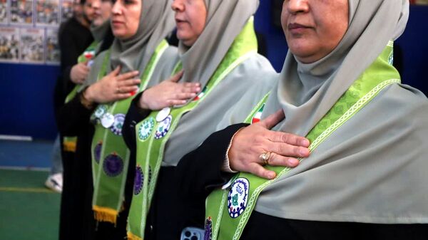 زنگ انقلاب نواخته شد