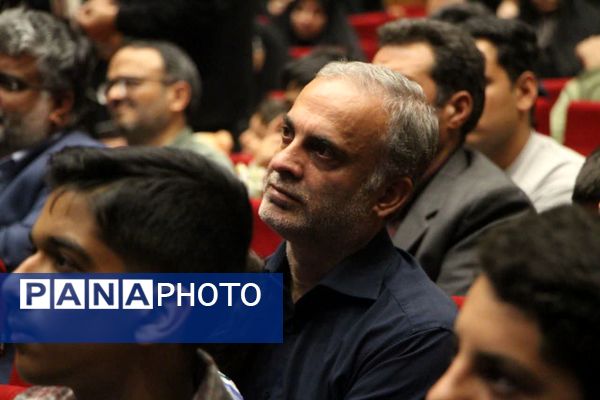 کارگاه نبرد رسانه‌ها؛ مشارکت فعالان رسانه‌ای و دانش‌آموزان یزدی در جنگ آگاهی