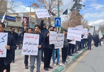  حضور  معاون پرورشی و فرهنگی اداره کل استان لرستان همراه با  دانش‌آموزان در روزجهانی قدس