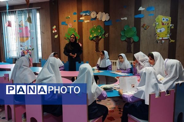  پیوند دانش‌آموزان دبستان سرای دانش با فرهنگ کتاب و کتابخوانی