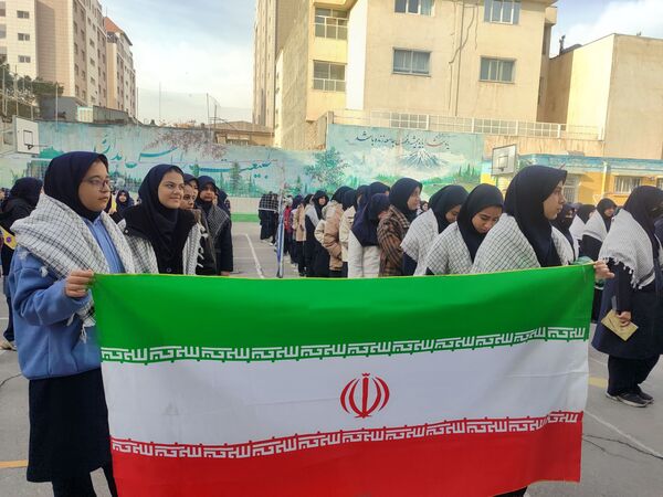 زنگ انقلاب در دبیرستان شاهد تکتم نواخته شد