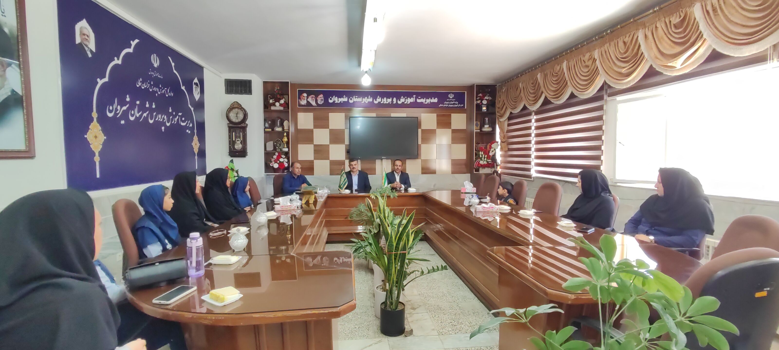 تجلیل مدیر آموزش و پرورش شهرستان شیروان از خبرنگاران پانا