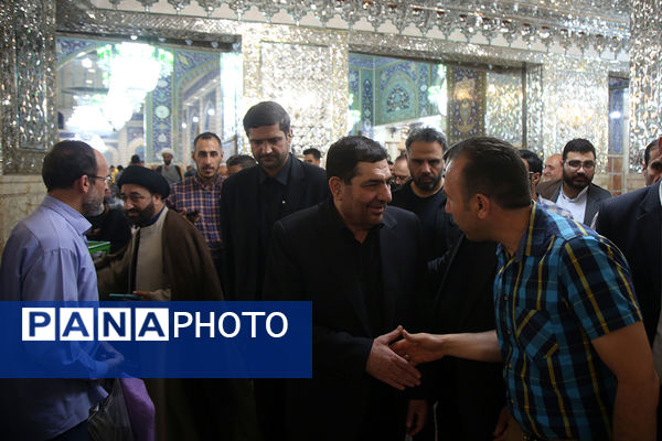 حضور معاون اول رئیس جمهور در جمع زائران حرم کریمه اهل بیت(س)