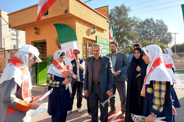 افتتاحیه پویش سلامت دهان و دندان و اجرای طرح وارنیش فلوراید در منطقه کهریزک 