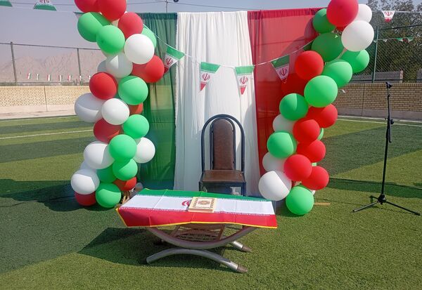 جشن دهه فجر در روستای لاور فین
