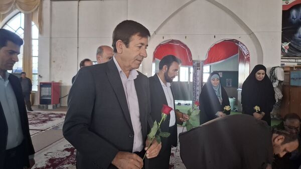 تجدید میثاق مسئولان آموزش پرورش کهگیلویه و بویراحمد با شهدا به‌مناسبت هفته امور تربیت اسلامی