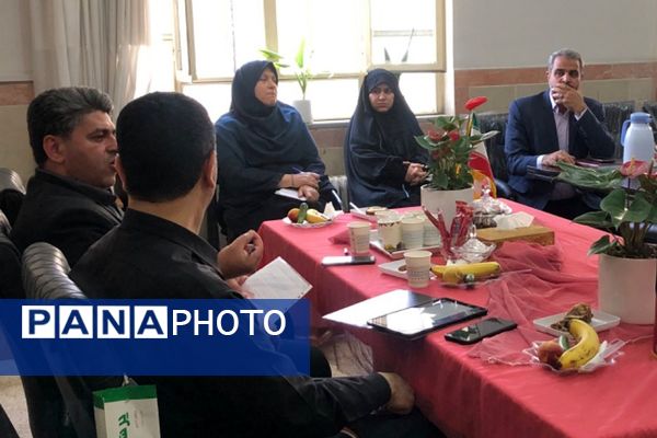 جلسه بررسی چالش‌ها و مسائل دانش‌آموزان با نیازهای ویژه 