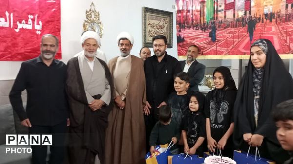 دیدار مسئولان قم با خانواده شهید محمد وزینی اکبر