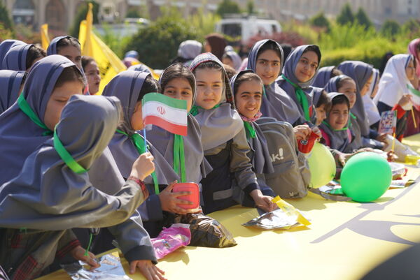 اجتماع ۱۰هزار نفری دانش‌آموزان اصفهانی در حمایت از کودکان و نوجوانان غزه