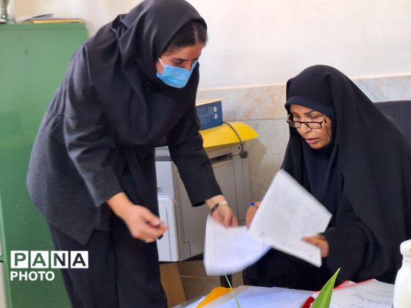 بازدید سرگروه‌ های آموزشی استان چهار محال و بختیاری از مدارس میانکوه