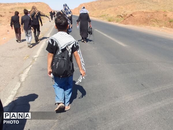 حضور پررنگ کودکان و نوجوانان در کاروان زیارتی پیاده
