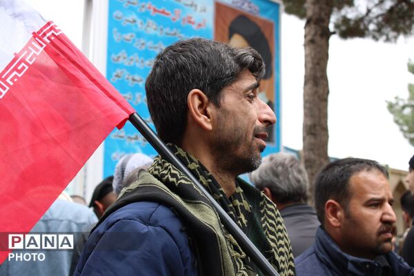 وداع با پیکر مطهر شهید فرشاد بنام در گلزار شهدا نیشابور 