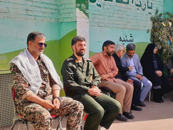 گرامیداشت هفته دفاع مقدس و زنگ مهر در مدرسه شایستگان