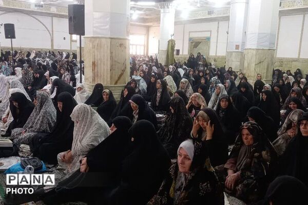 حلقه صالحین؛ روایتی از حضور و همدلی نمازگزاران پیشوا