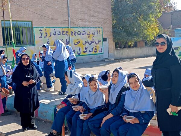 عزاداری ایام فاطمیه در دبستان  بنت الهدی صدر ۲