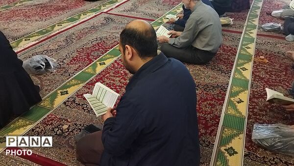 قرائت دعای استغاثه به امام زمان (ع) در مسجد جامع نیشابور 