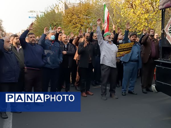 تشییع و تدفین پیکر شهید گمنام در اداره کل آموزش و پرورش شهر تهران